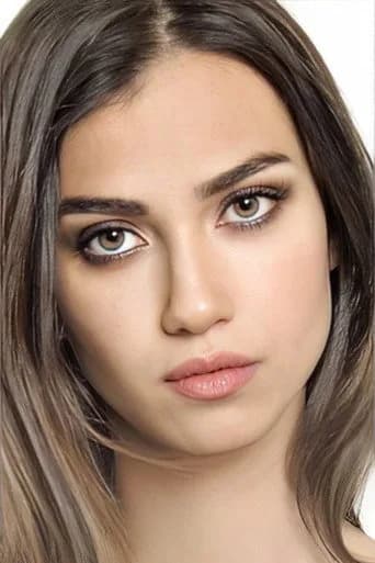 Aleyna Solaker — Türk dizi oyuncusu fotoğrafı