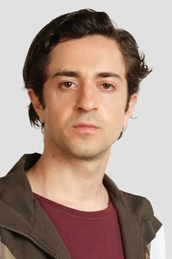 صورة الممثل التركي Ali Berge
