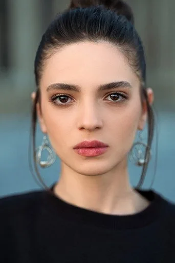 Şifanur Gül — Turkish TV actor photo