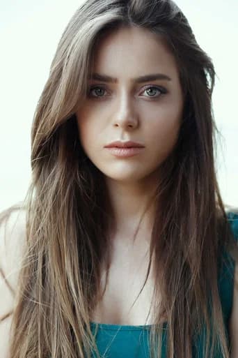 Zeynep Elçin Özdemir as Cansu in Love Doesn't Understand Words