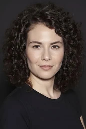 Açelya Devrim Yılhan as Seval in Man Up