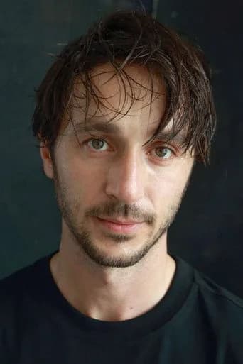 Ahmet Rıfat Şungar as Öner in Hamlet