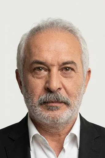 Ali Sürmeli as Kanuni Sultan Süleyman in Hürrem Sultan