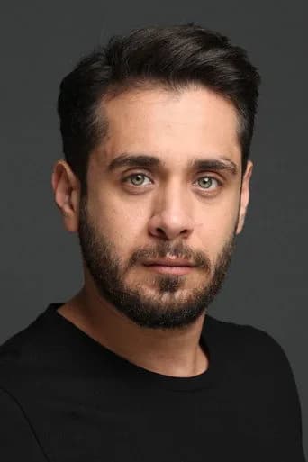 Alican Aytekin بدور Seyfi Çiçek في اطرق بابي