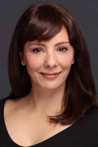Arzu Oş — Türk dizi oyuncusu fotoğrafı