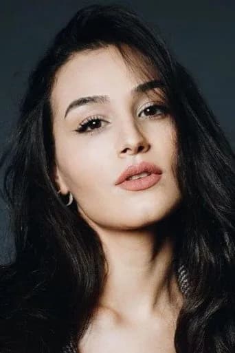 Asena Girişken بدور Perihan في ثلاث قروش