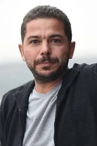 Atılay Uluışık as Şehzade Selim in Hürrem Sultan