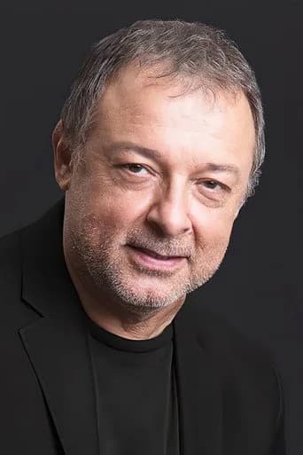 Atilla Şendil بدور Sezai في باي كامبر