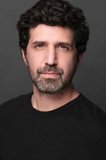 Barış Yalçın — Turkish TV actor photo