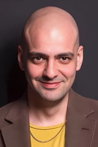 Bartu Küçükçağlayan as Gani Özçelik in 1001 Nights
