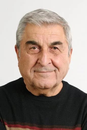 Cihat Tamer as Abdullah in Hamlet