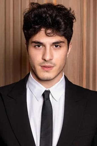 صورة الممثل التركي Enes Koçak