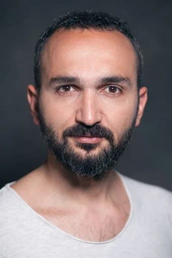 Gökhan Yıkılkan بدور Muzaffer / Muzo في بهزات جي