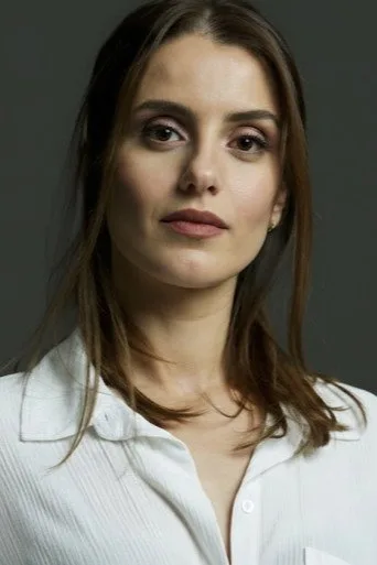 Güneş Sayın بدور Sibel Sepetçi/Kara في البحر الأخضر