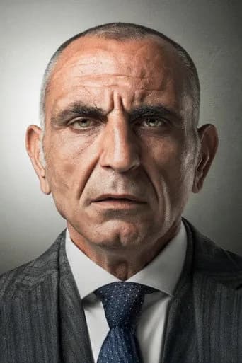 Gürkan Uygun بدور S2: Yıldırım Koral /S3: Efkar Baba في المنظمة