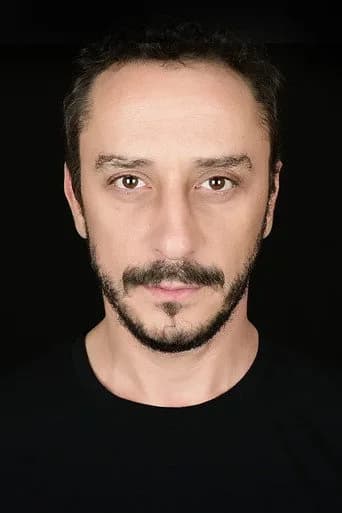 Hakan Karsak — Turkish TV actor photo