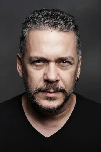 Hüseyin Köroğlu بدور Yakışıklı في شابان أسكرده