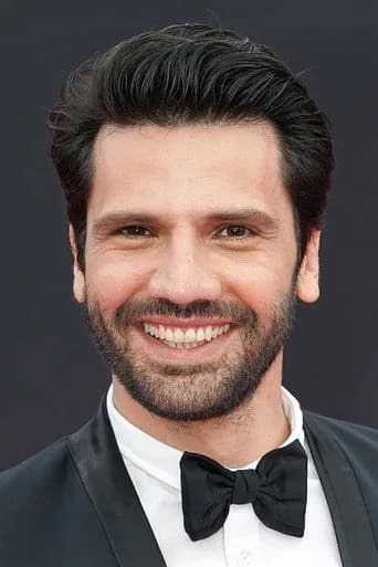 Kaan Urgancıoğlu as Emir Kozcuoğlu in Endless Love