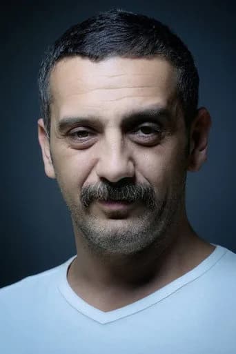 صورة الممثل التركي Koray Şahinbaş