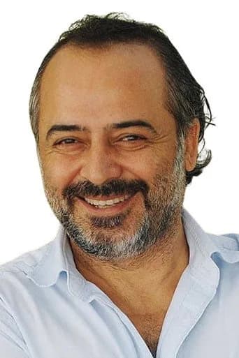 Kubilay Penbeklioğlu بدور Orhan Çetin في موسم الكرز