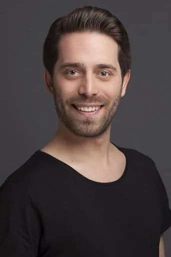Murat Kapu as Batuhan in Hamlet