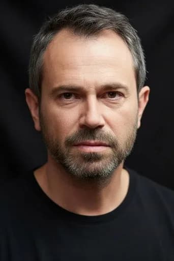 Olgun Şimşek — Türk dizi oyuncusu fotoğrafı