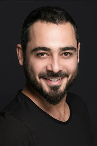 Olgun Toker بدور Gökhan Şen في الصيف الأخير