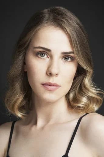 Oya Okar — Turkish TV actor photo