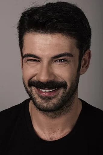Rüzgar Aksoy as Tarık Soydere in Endless Love