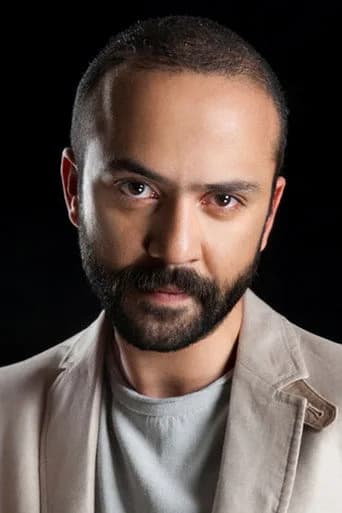 Sarp Akkaya — Türk dizi oyuncusu fotoğrafı
