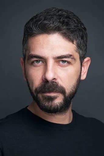 Sinan Tuzcu بدور Metin Yaman في الصيف الأخير