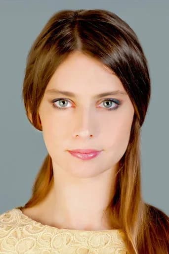 Tuba Ünsal بدور Handan في في الداخل
