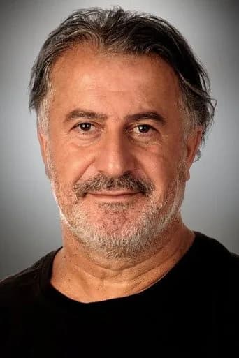 Veysel Diker بدور Muharrem في تاتلي حياة