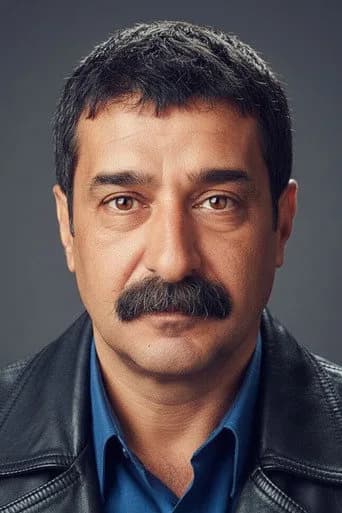 Yaman Tarcan بدور Sevdalı في شابان أسكرده