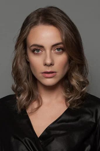Cansu Gültekin بدور Nurten Güven في أكاسيا دوراغي