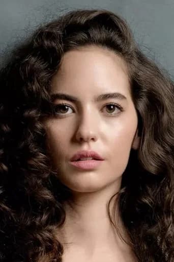 Ezgi Şenler بدور Pınar Gümüş في المنظمة