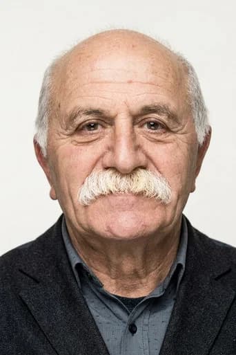 Orhan Aydın بدور Nevzat Gürtunç في الأذني