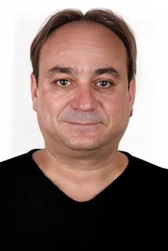Zafer Kırşan بدور Anonsçu Hayati في البحر الأخضر