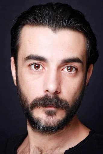 Kadir Özdal as Harun Karagöl/Yıldıran in Remember Darling
