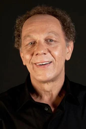 Levent Öktem بدور Artun في ديب