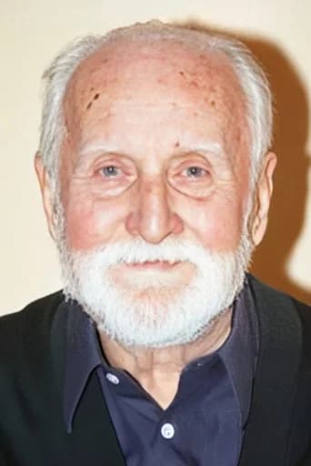İhsan Devrim بدور Grandpa Yakup في سوبر بابا