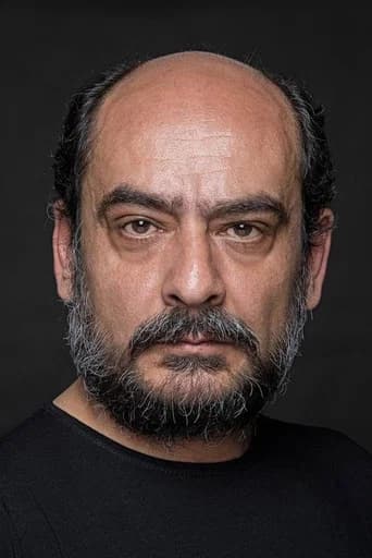 Sait Seçkin بدور Divane (Adem Toprak) في جبل جونول: حكاية أناطولية