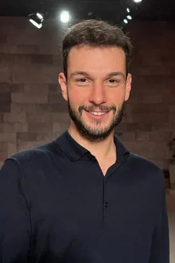 Utku Coşkun بدور Ozan Yilmaz في اسمعني