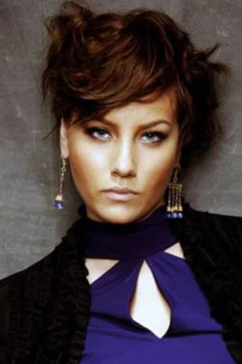 Sema Mumcu as Gizem in Sila
