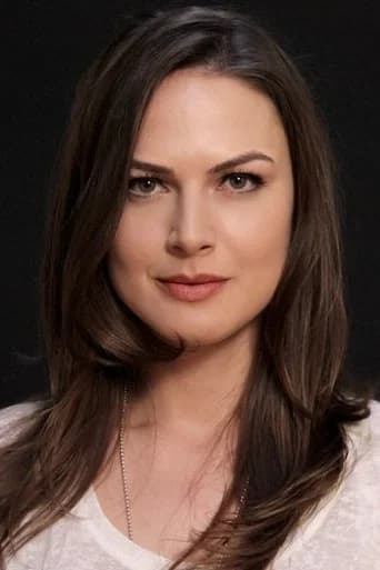 Leyla Başak as Yezda in Sila