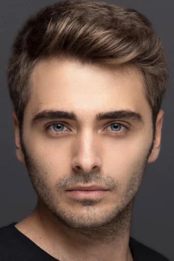 Tolga Ortancıl بدور Celal Alkan في القروية الجميلة