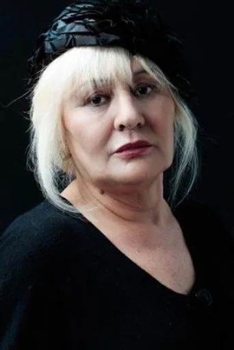Ayşe Demirel, Mahallenin Muhtarları dizisinde Suzan rolünde