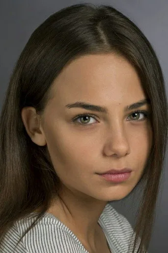 Bahar Şahin — Türk dizi oyuncusu fotoğrafı