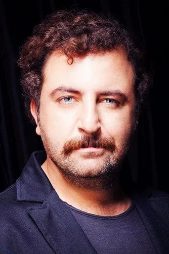 Barış Yıldız, Tutunamayanlar dizisinde Şair Lütfü rolünde