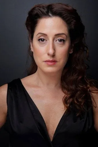 Demet Gül, Akrep dizisinde Hacer rolünde